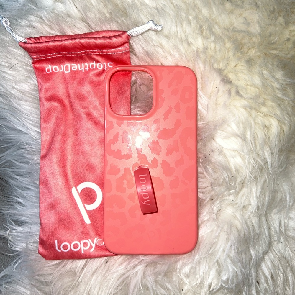 NWOT Coral Leopard Loopy Case